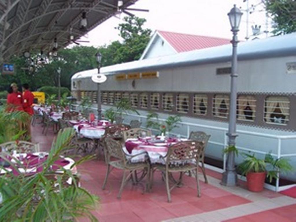 Hotel Lake View Ashok Bhopal Eksteriør billede